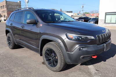 2020 Jeep Cherokee, $15995. Photo 2