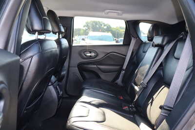 2020 Jeep Cherokee, $15995. Photo 6