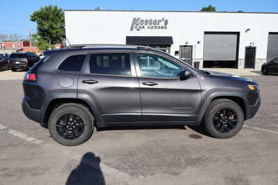 2020 Jeep Cherokee, $15995. Photo 9