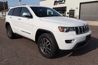 2022 Jeep Grand Cherokee, $20995. Photo 2