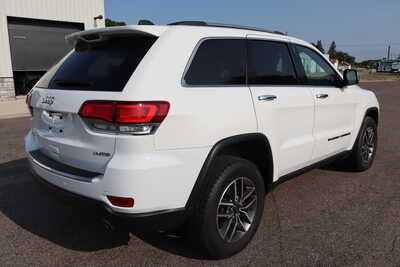 2022 Jeep Grand Cherokee, $20995. Photo 3
