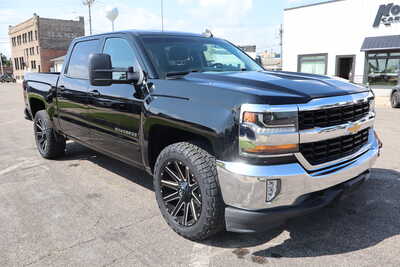 2018 Chevrolet 1500 Crew Cab, $19995. Photo 2