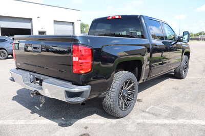 2018 Chevrolet 1500 Crew Cab, $19995. Photo 3