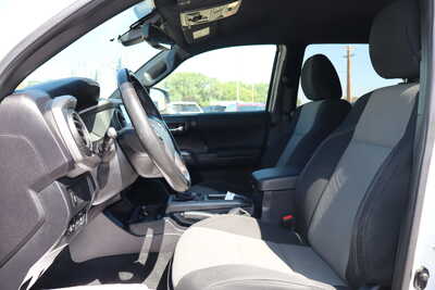 2023 Toyota Tacoma, $28900. Photo 5