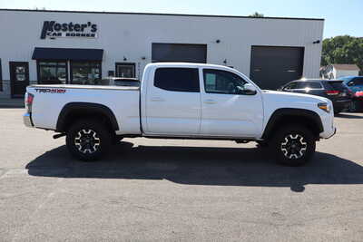 2023 Toyota Tacoma, $28900. Photo 9