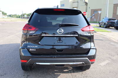 2020 Nissan Rogue, $15995. Photo 6