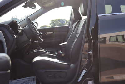 2020 Nissan Rogue, $15995. Photo 9