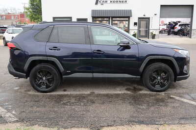 2021 Toyota RAV4, $23995. Photo 4