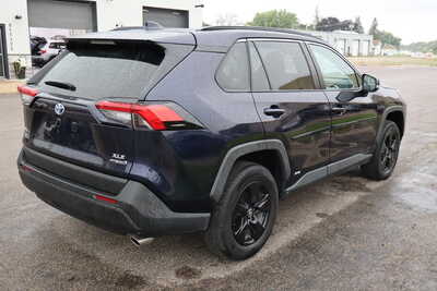 2021 Toyota RAV4, $23995. Photo 5