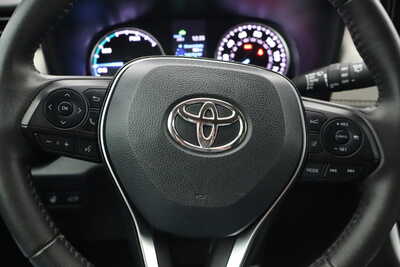 2021 Toyota RAV4, $23995. Photo 12