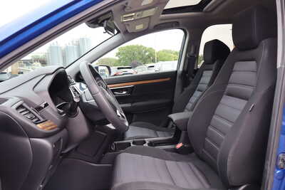 2020 Honda CR-V, $18500. Photo 5