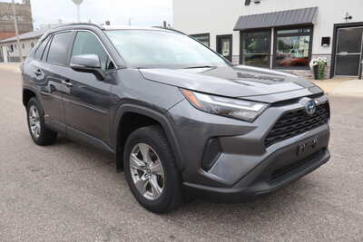 2022 Toyota RAV4, $25500. Photo 2