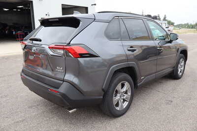 2022 Toyota RAV4, $25500. Photo 3