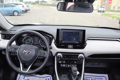 2022 Toyota RAV4, $25500. Photo 7