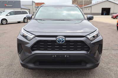 2022 Toyota RAV4, $25500. Photo 11