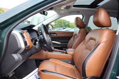 2023 Nissan Pathfinder, $26500. Photo 5