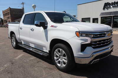 2022 Chevrolet 1500 Crew Cab, $36900. Photo 2