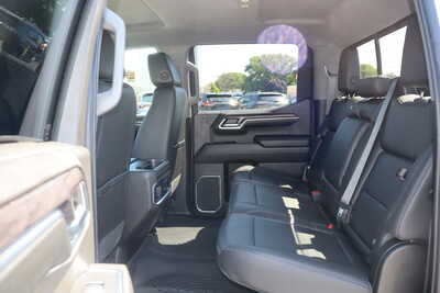 2022 Chevrolet 1500 Crew Cab, $36900. Photo 6