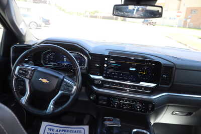 2022 Chevrolet 1500 Crew Cab, $36900. Photo 7