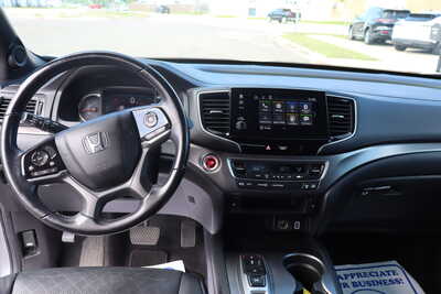 2021 Honda Passport, $19995. Photo 11