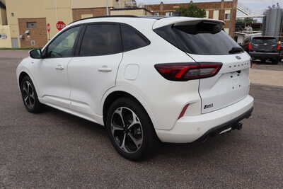 2025 Ford Escape, $25995. Photo 4
