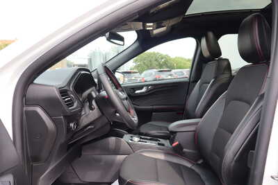 2025 Ford Escape, $25995. Photo 5