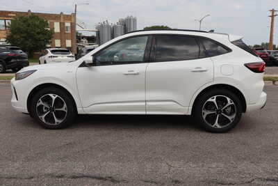 2025 Ford Escape, $25995. Photo 8
