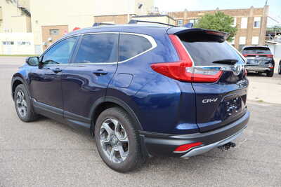 2018 Honda CR-V, $17500. Photo 4