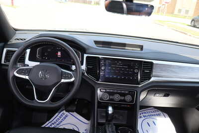 2023 Volkswagen Atlas, $21995. Photo 6