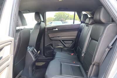 2023 Volkswagen Atlas, $21995. Photo 7