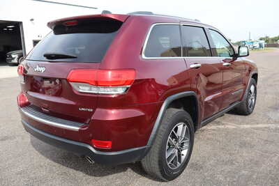 2018 Jeep Grand Cherokee, $15995. Photo 3