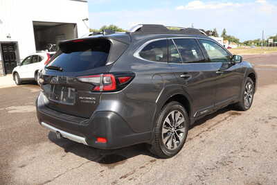 2023 Subaru Outback, $23500. Photo 3