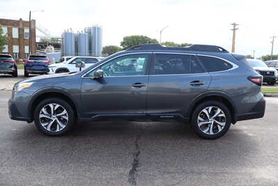 2021 Subaru Outback, $17995. Photo 8