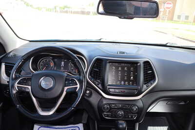 2018 Jeep Cherokee, $13500. Photo 7