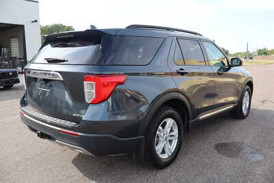 2023 Ford Explorer, $25500. Photo 3