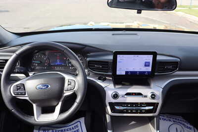 2023 Ford Explorer, $25500. Photo 7