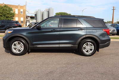 2023 Ford Explorer, $25500. Photo 8