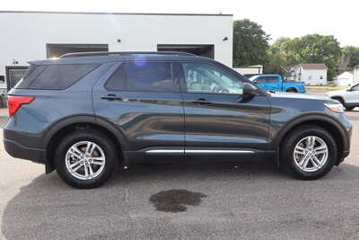 2023 Ford Explorer, $25500. Photo 9