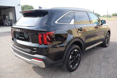 2024 Kia Sorento, $22995. Photo 3