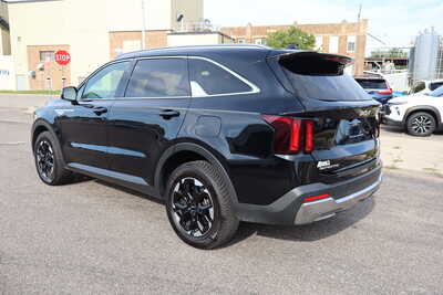 2024 Kia Sorento, $22995. Photo 4