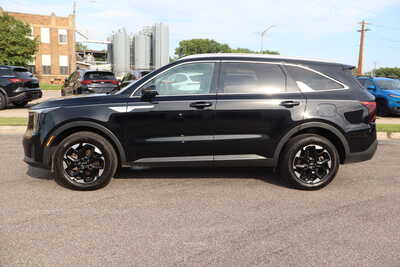 2024 Kia Sorento, $22995. Photo 8