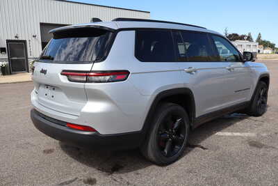 2021 Jeep Grand Cherokee L, $19995. Photo 3