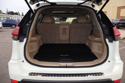 2020 Nissan Rogue, $15995. Photo 11
