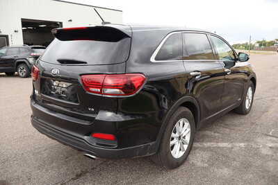 2019 Kia Sorento, $10995. Photo 3