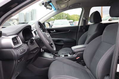 2019 Kia Sorento, $10995. Photo 5