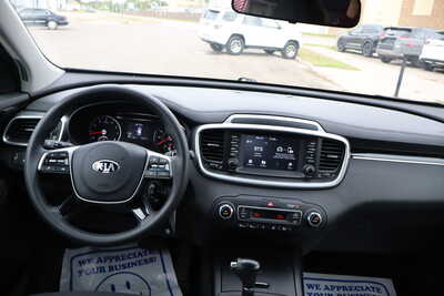 2019 Kia Sorento, $10995. Photo 7