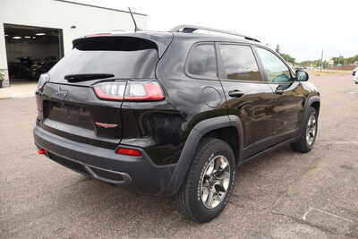 2019 Jeep Cherokee, $13995. Photo 3