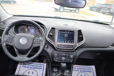 2019 Jeep Cherokee, $13995. Photo 7