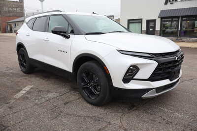 2025 Chevrolet Blazer, $19995. Photo 2
