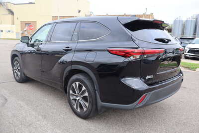 2022 Toyota Highlander, $23995. Photo 4